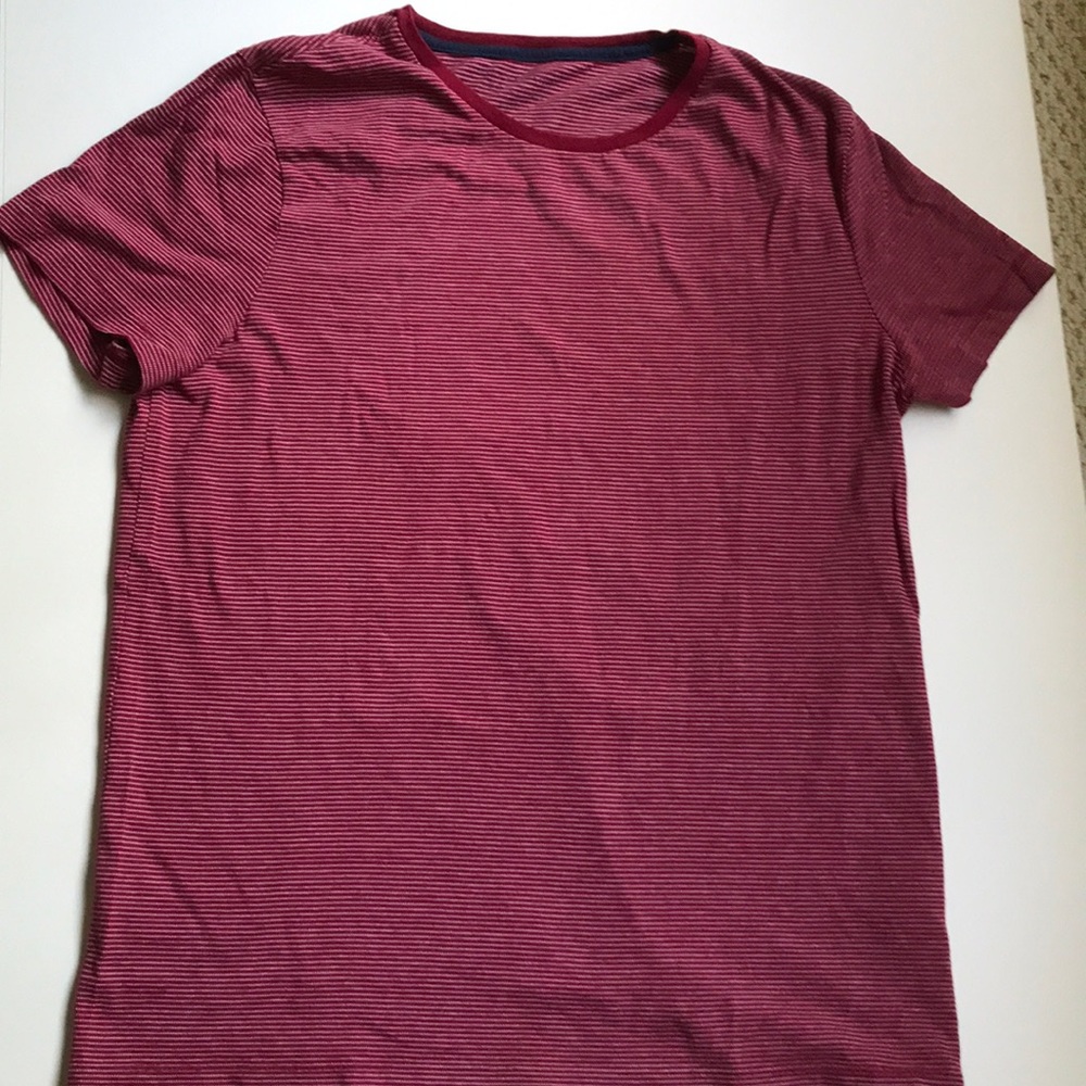 Men’s Banana Republic top. Size L. Mint!